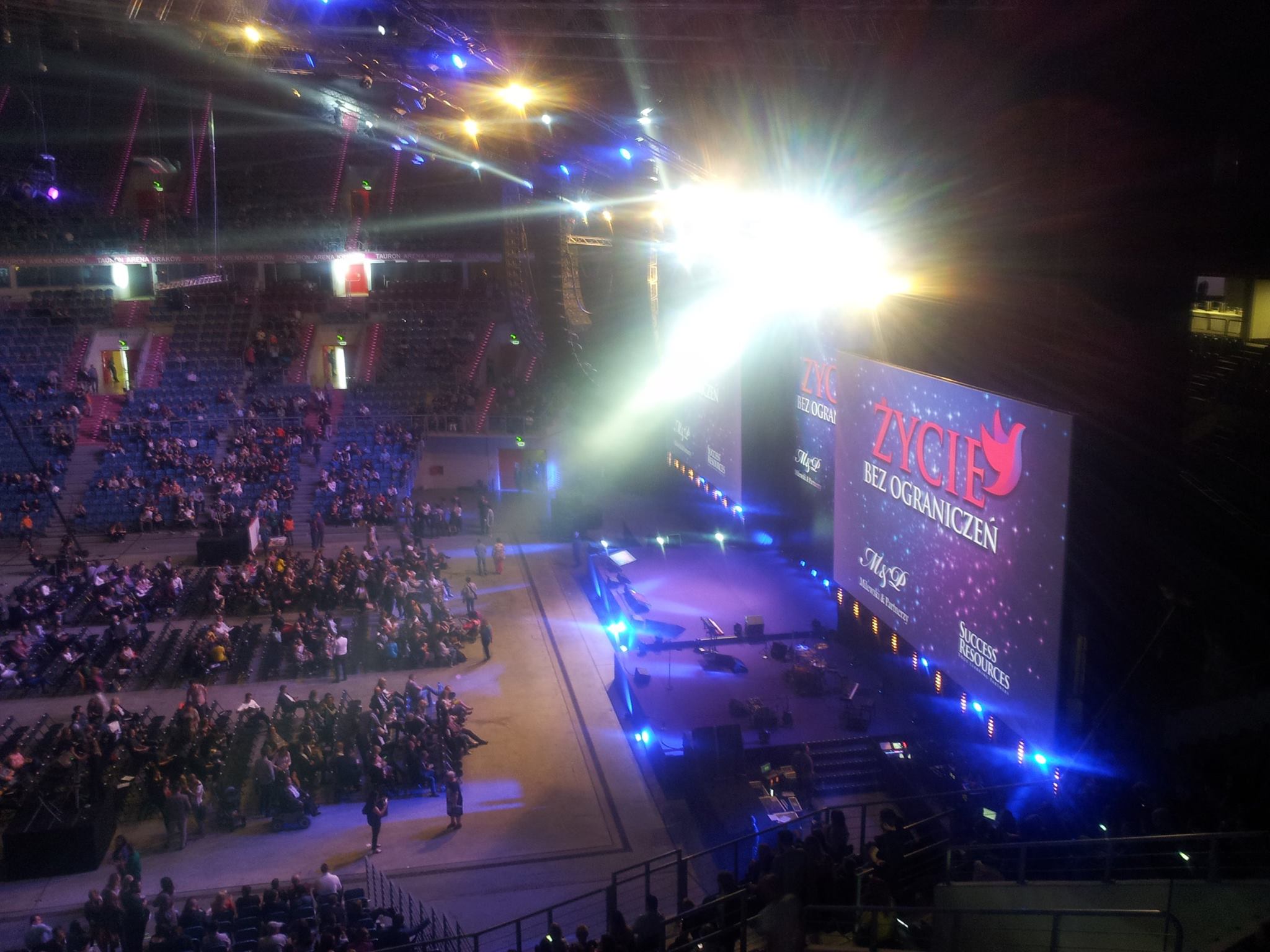 Podczas wydarzenia wystąpili m.in. Ewa Minge, Kuba Bączek, Kamila Rowinska - Rowinska Business Coaching, Andrzej Cichocki, Eric Thomas czy Nick Vujicic. Organizowany przez Milewski & Partnerzy w TAURON Arena Kraków