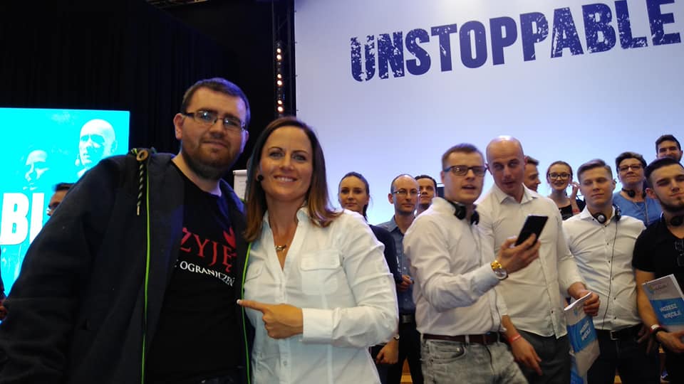 Prowadzący: Melanie i Doug Nelson z Florydy